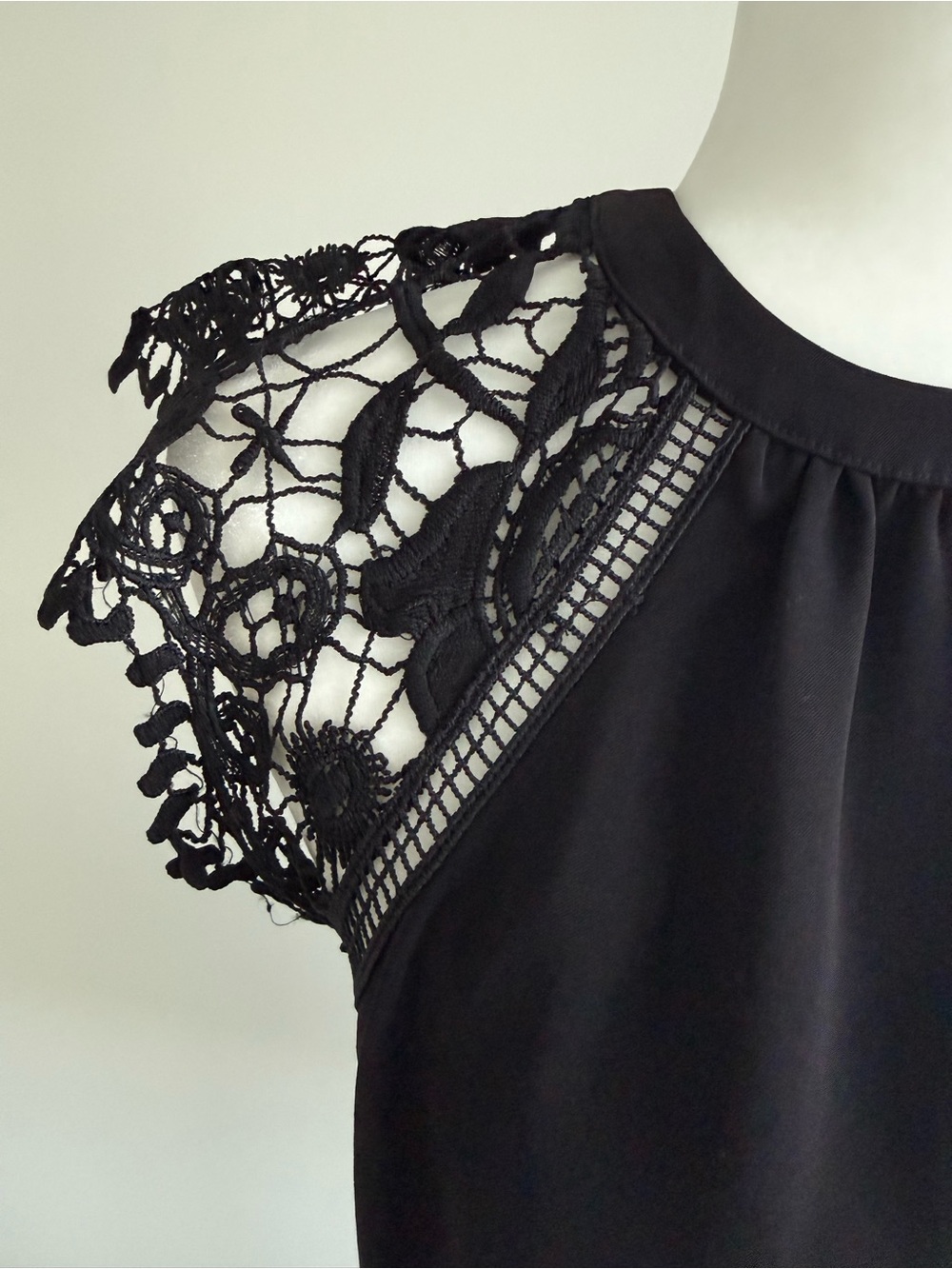 RW&CO. Black Crochet Cap Sleeve Blouse - Picture 2 of 6